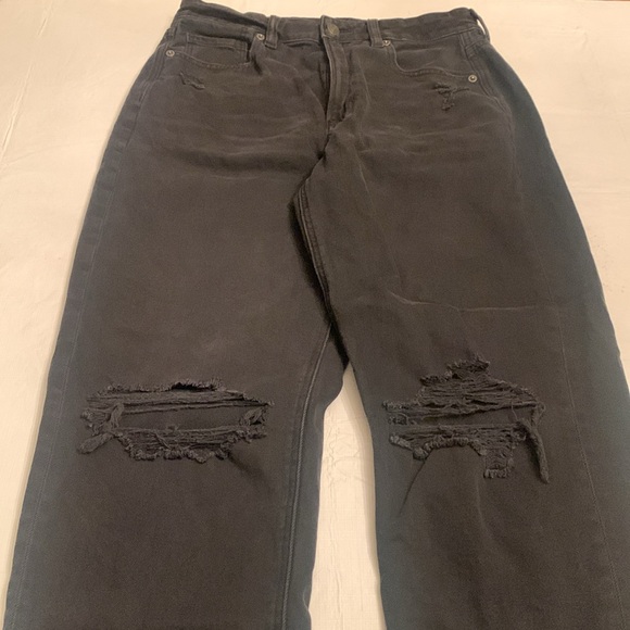 American Eagle Size Mom Straight Jean. Size 8 - Picture 7 of 10